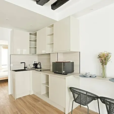 Stylish Two-bedroom In Saint-germain Apartment *