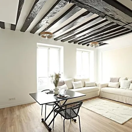Stylish Two-bedroom In Saint-germain *