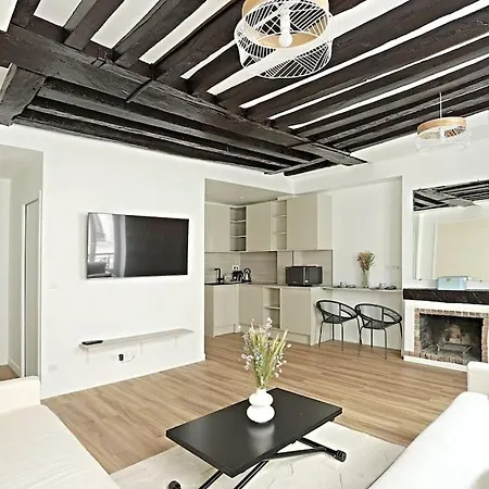 Stylish Two-bedroom In Saint-germain Apartment Paris