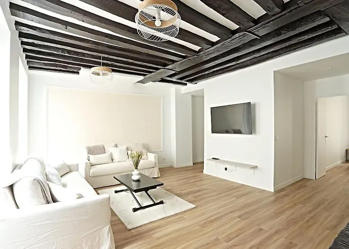 Stylish Two-bedroom In Saint-germain Apartamento