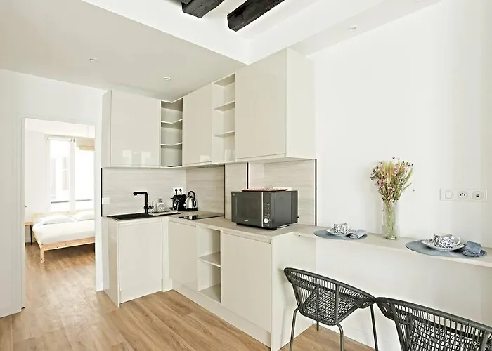 Stylish Two-bedroom In Saint-germain Apartamento *