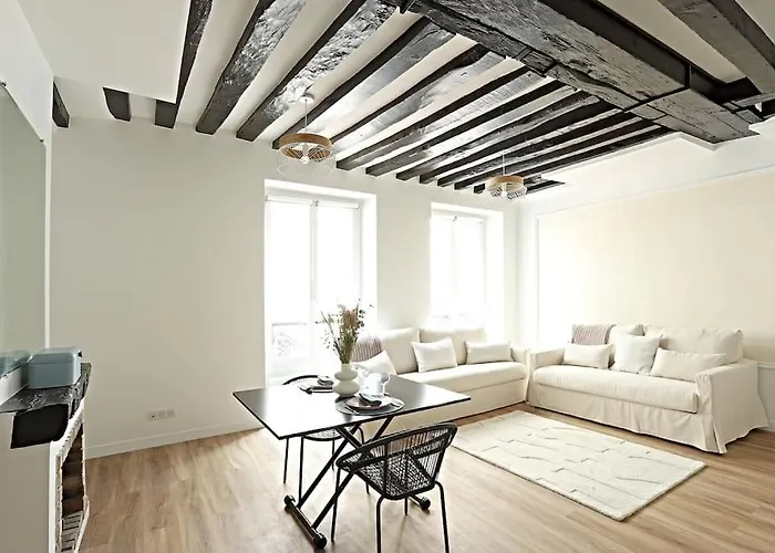 Stylish Two-bedroom In Saint-germain *