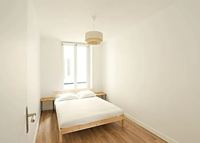 Stylish Two-bedroom In Saint-germain Paris
