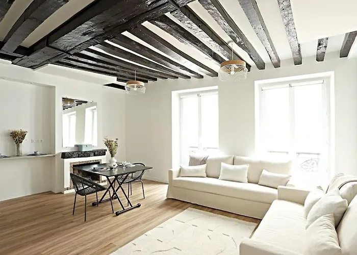 Stylish Two-bedroom In Saint-germain